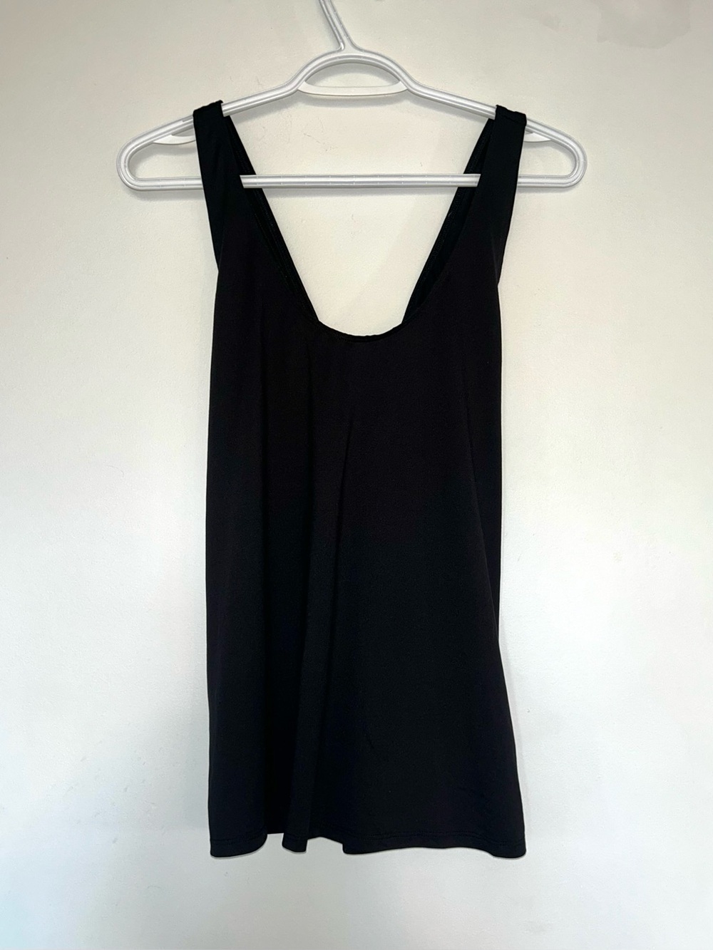 Athleta Black Criss-Cross Lightweight Tank Top Size Medium